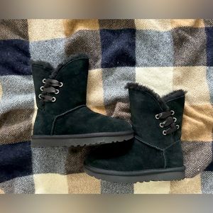 NWT New Ugg Black Boots 6